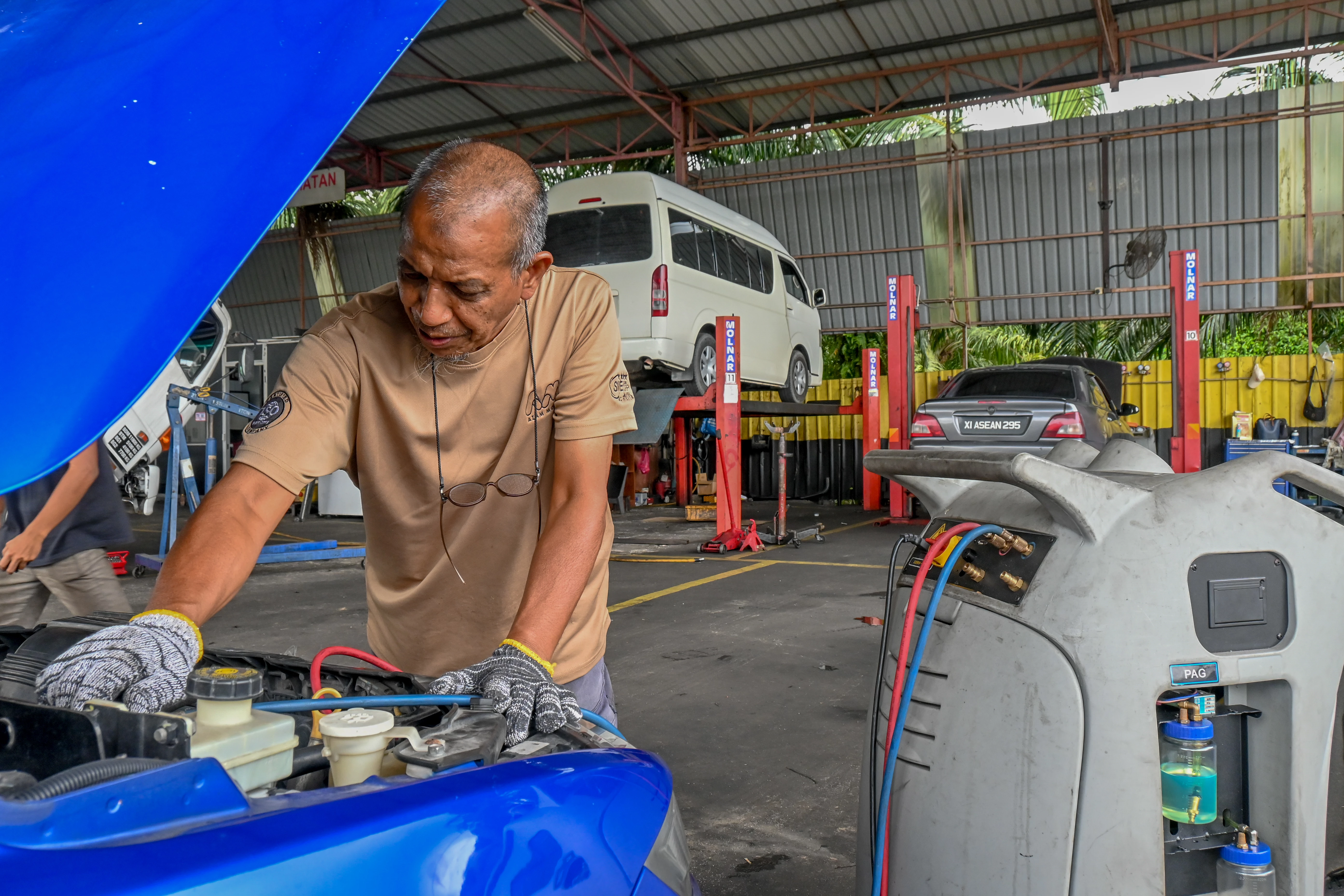 media-grid-background-image