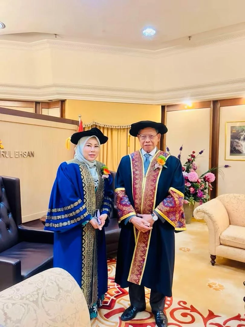 media-grid-background-image