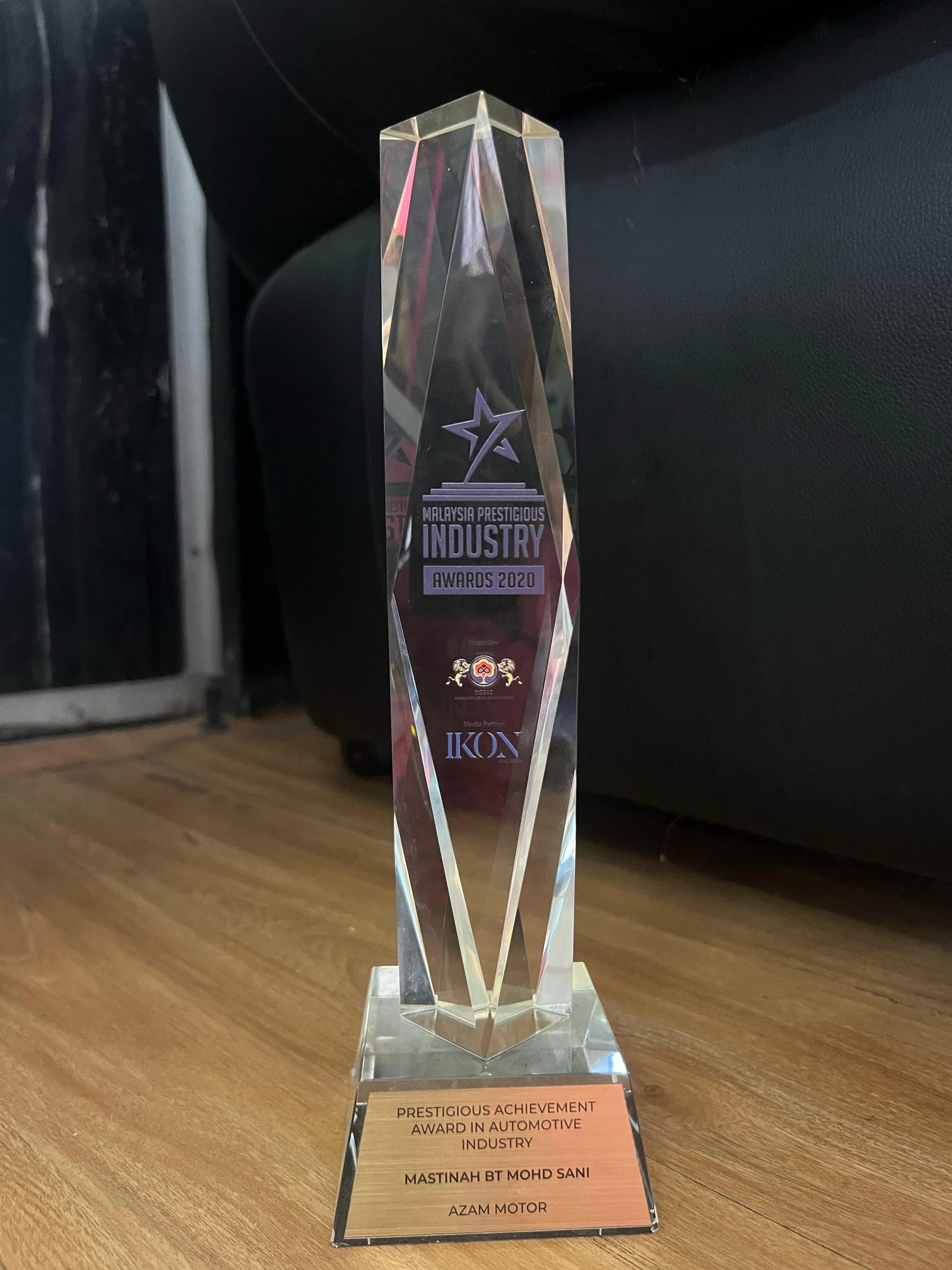 media-grid-background-image