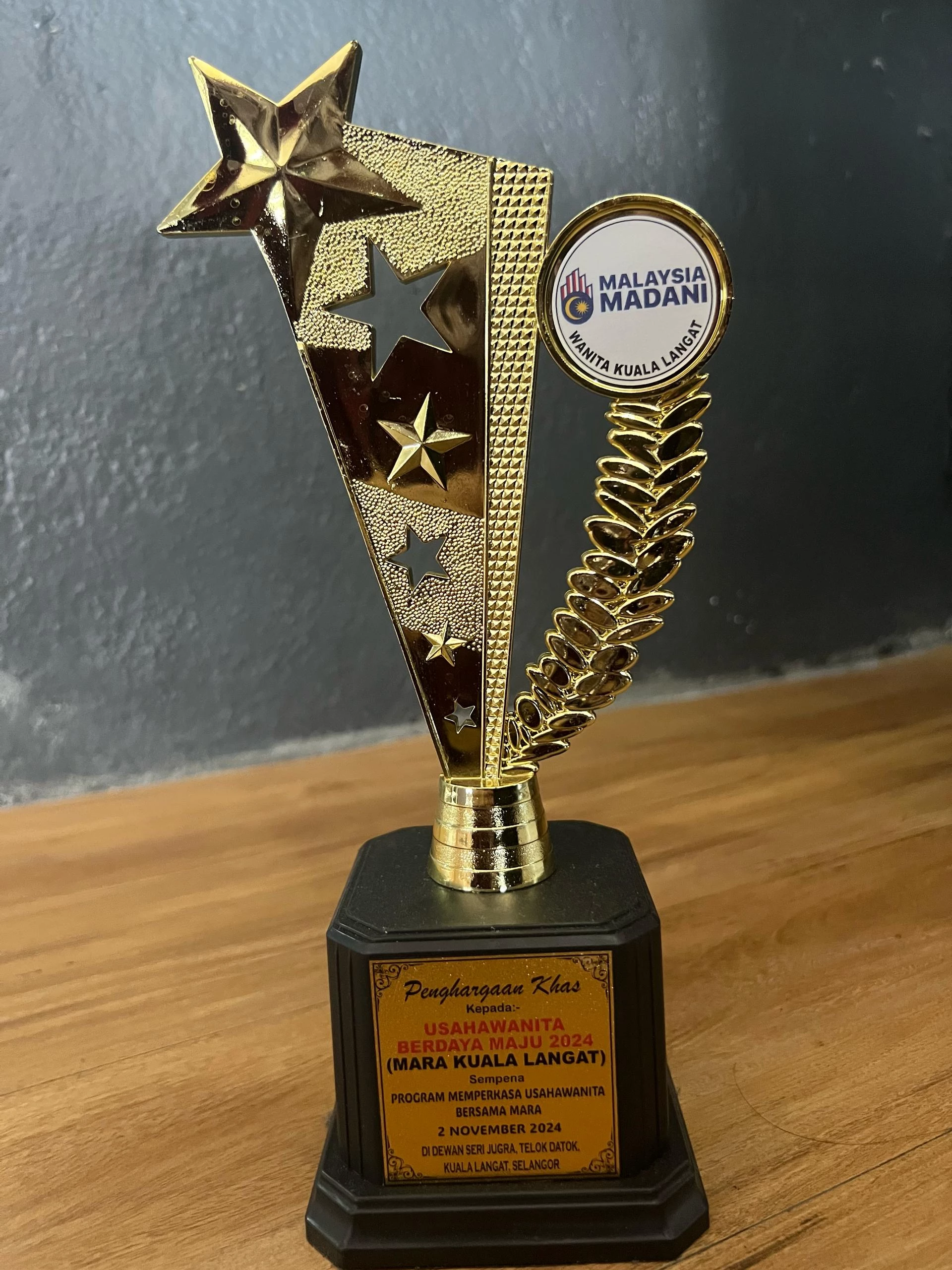 media-grid-background-image