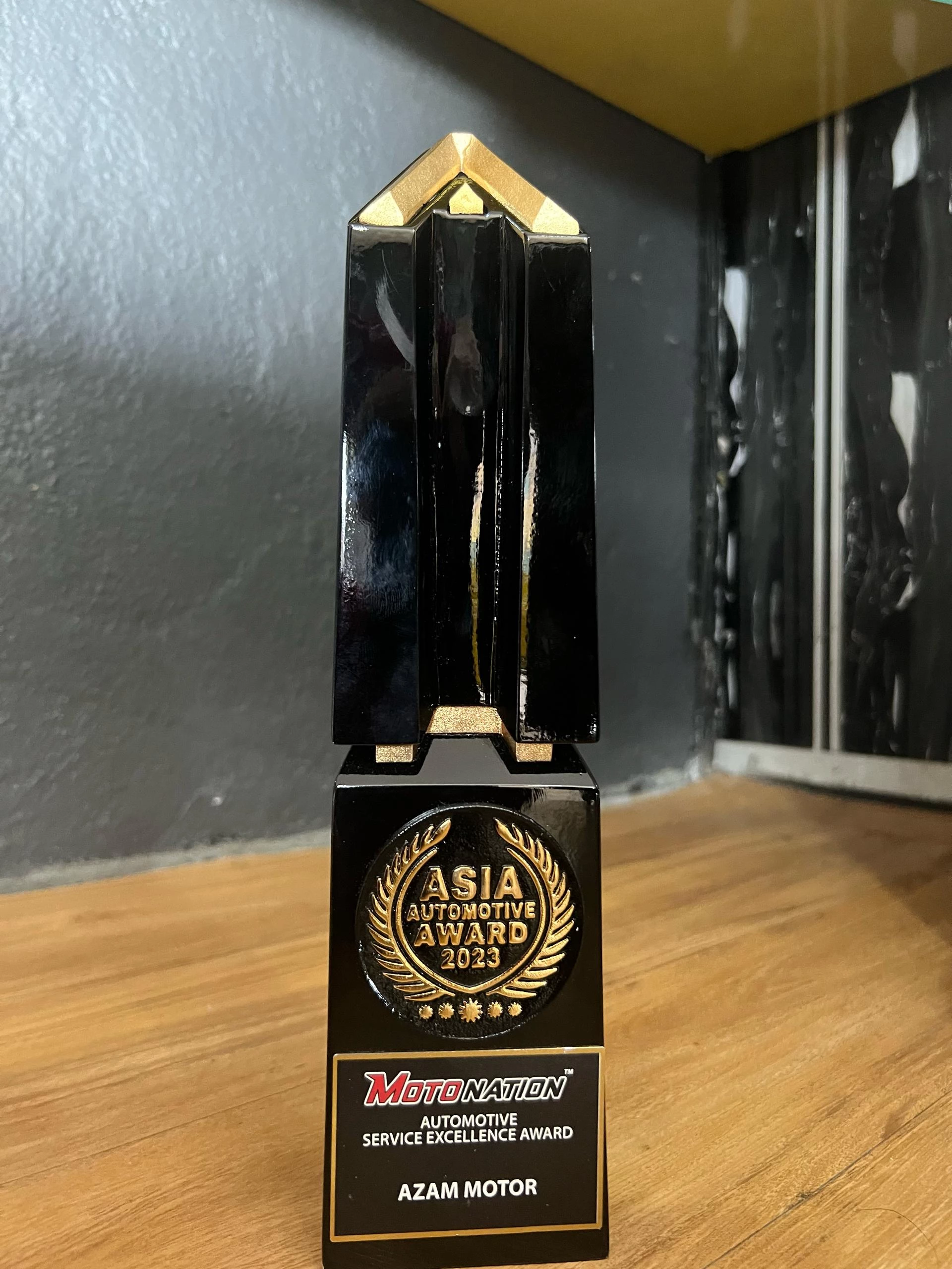 media-grid-background-image