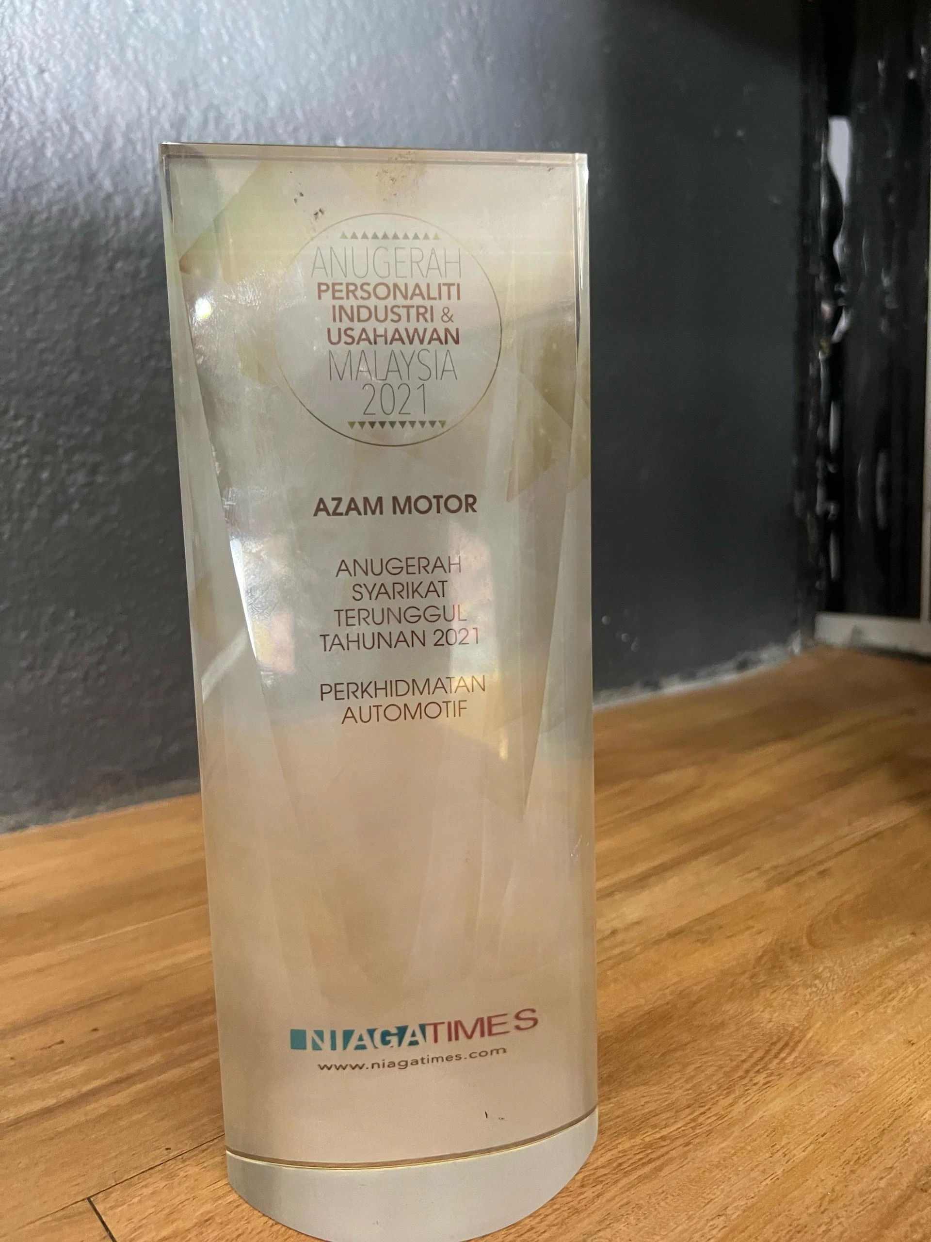 media-grid-background-image