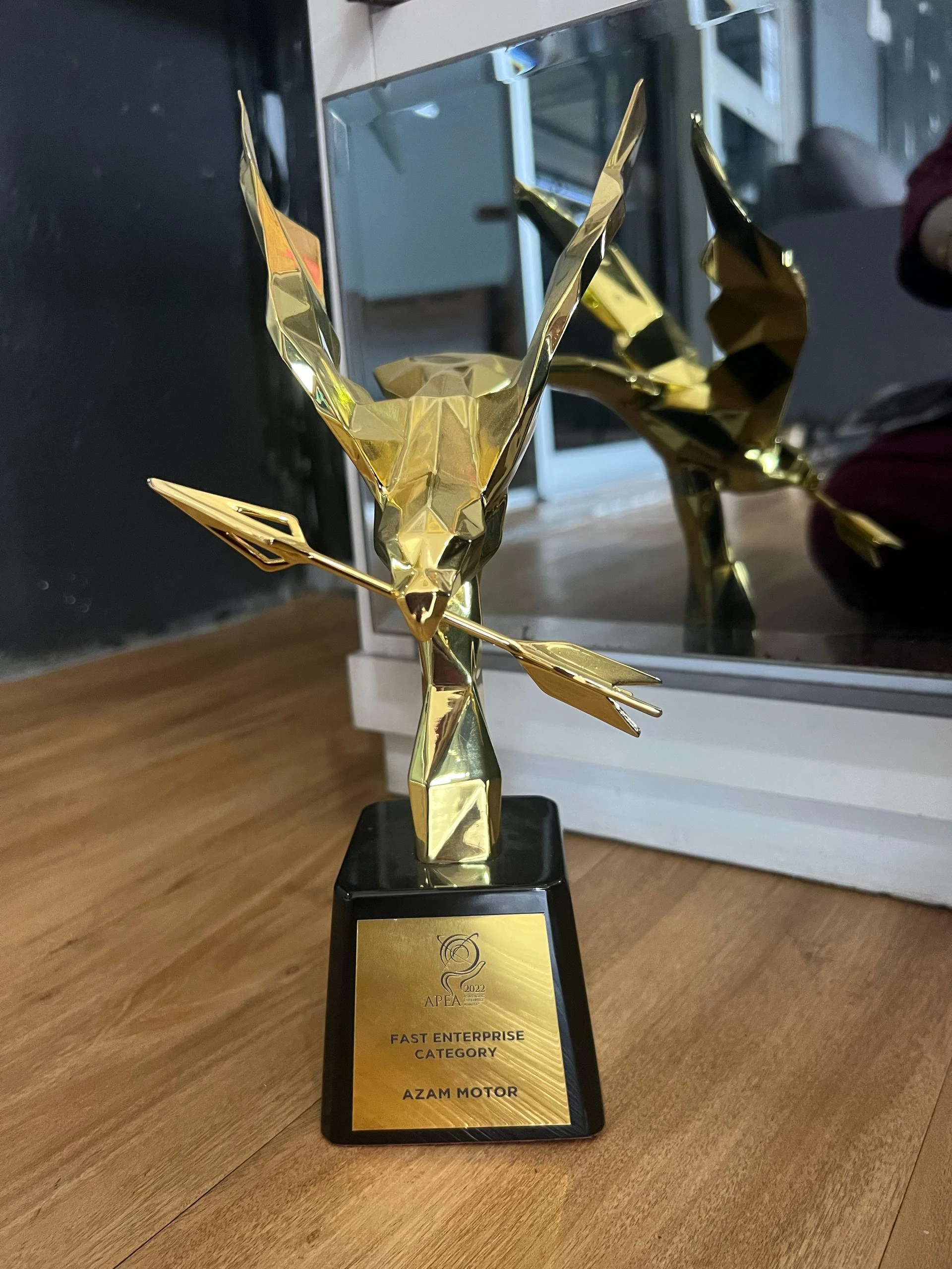 media-grid-background-image