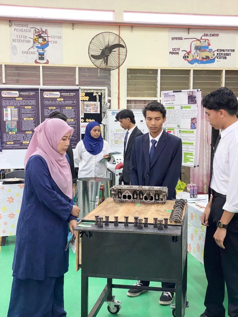 media-grid-background-image